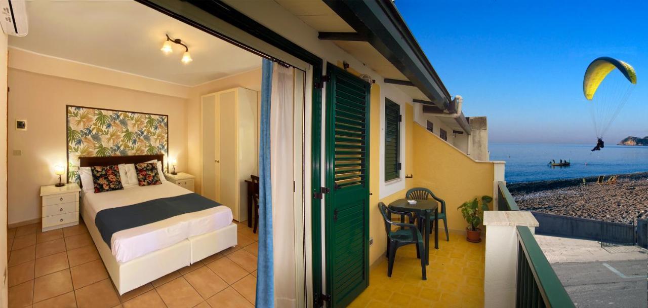 Casa Famiani Bed & Breakfast Letojanni Kültér fotó
