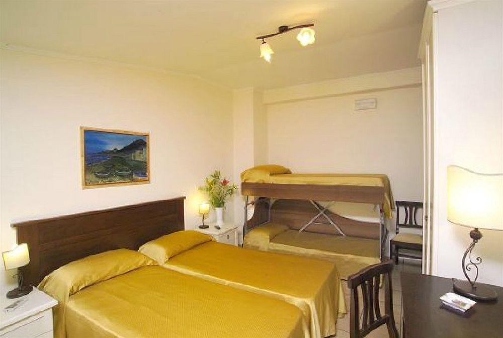 Casa Famiani Bed & Breakfast Letojanni Kültér fotó